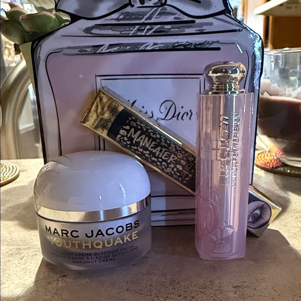 Marc Jacobs Youthquake Coconut Crème & Maneater Mascara w/Dior lip glow bundle